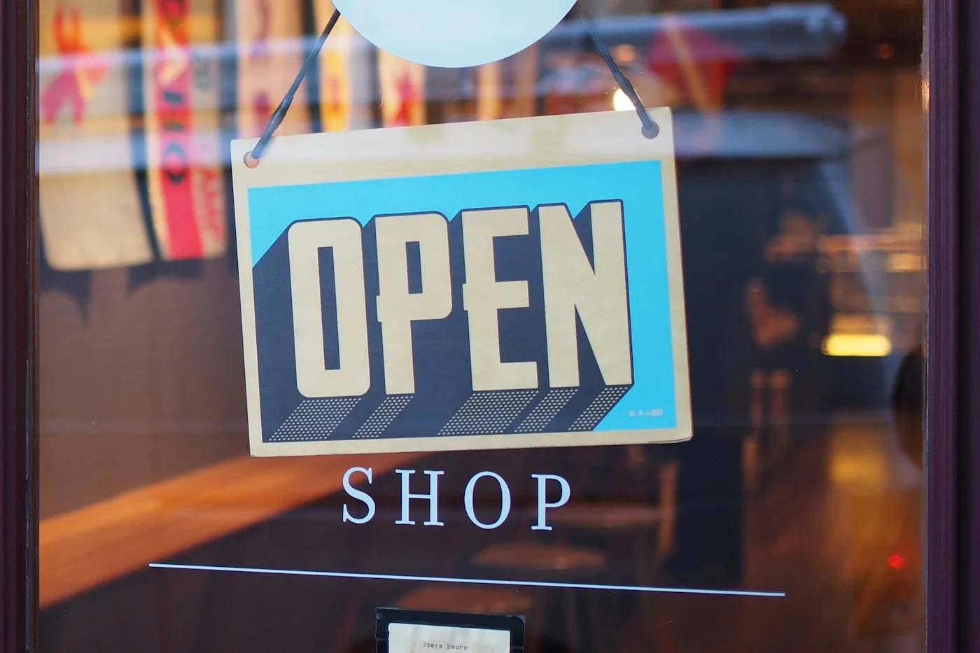Online mağazadan alışveriş yapan müşteri